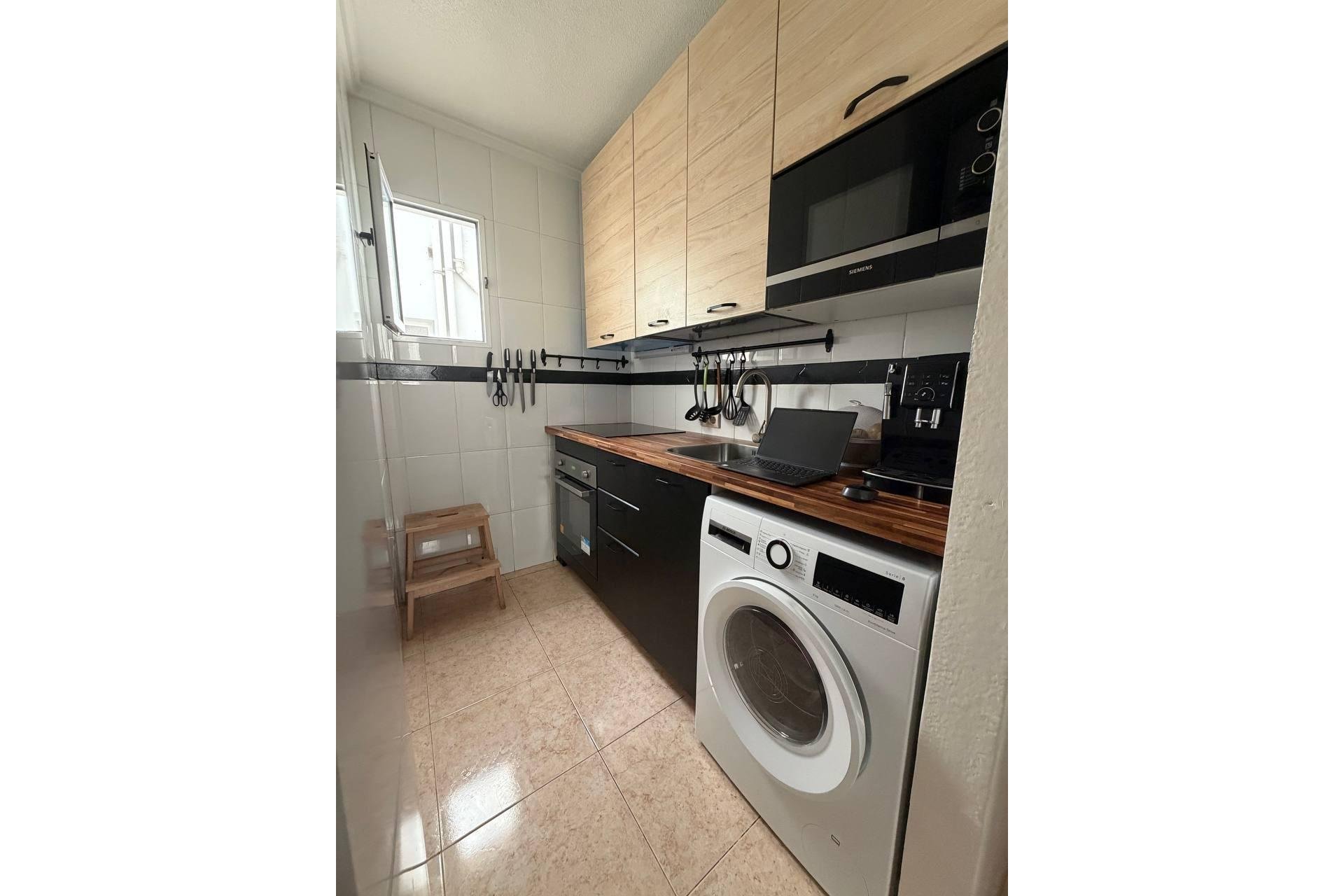 Resale - Apartment -
Torrevieja - Centro
