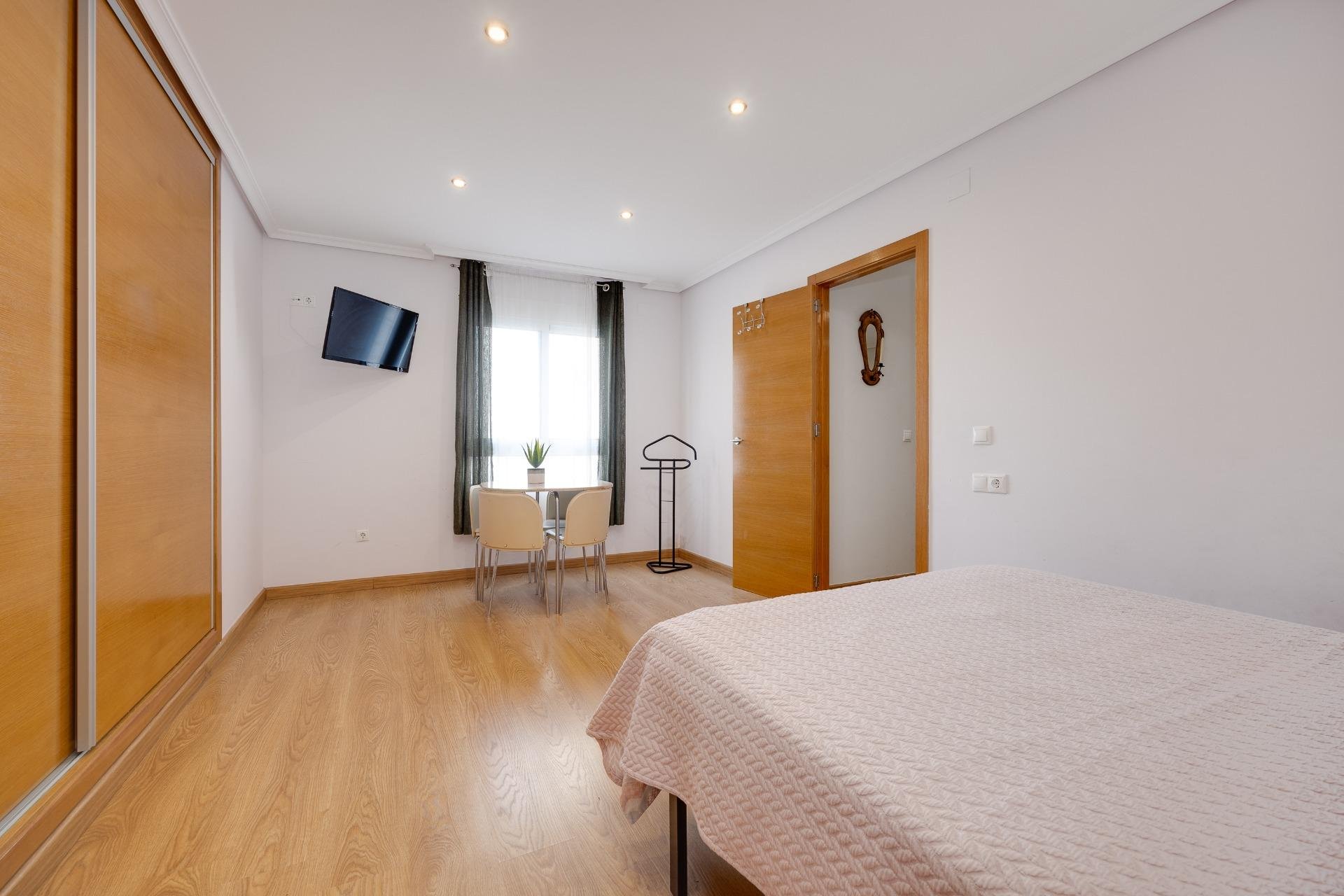 Resale - Apartment -
Torrevieja - Centro