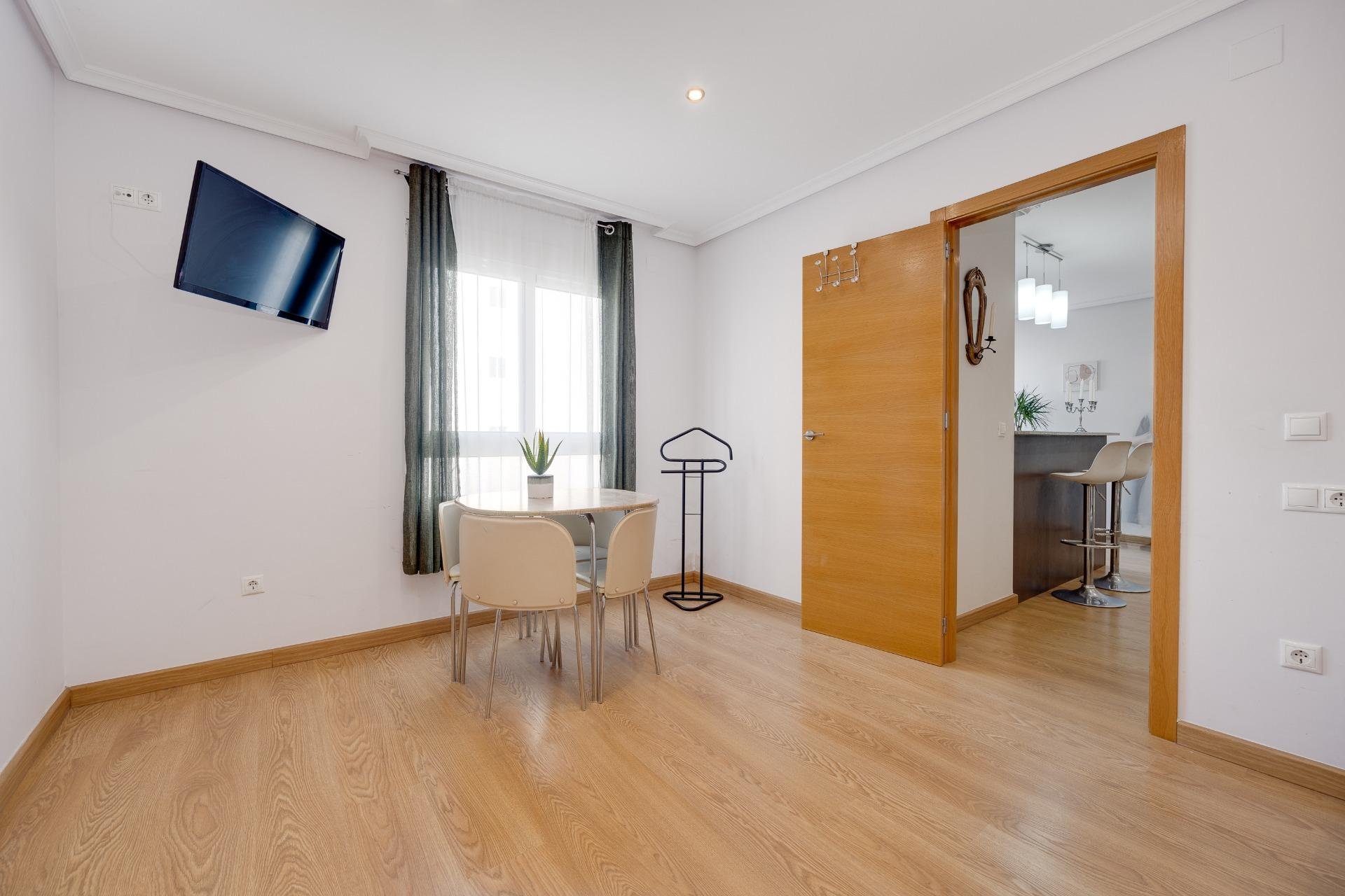 Resale - Apartment -
Torrevieja - Centro