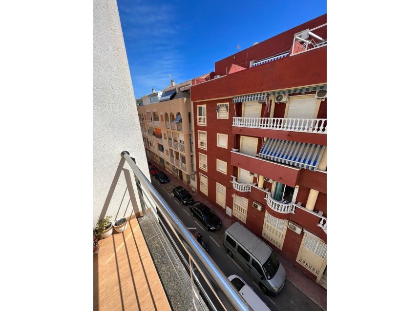 Resale - Apartment -
Torrevieja - Centro