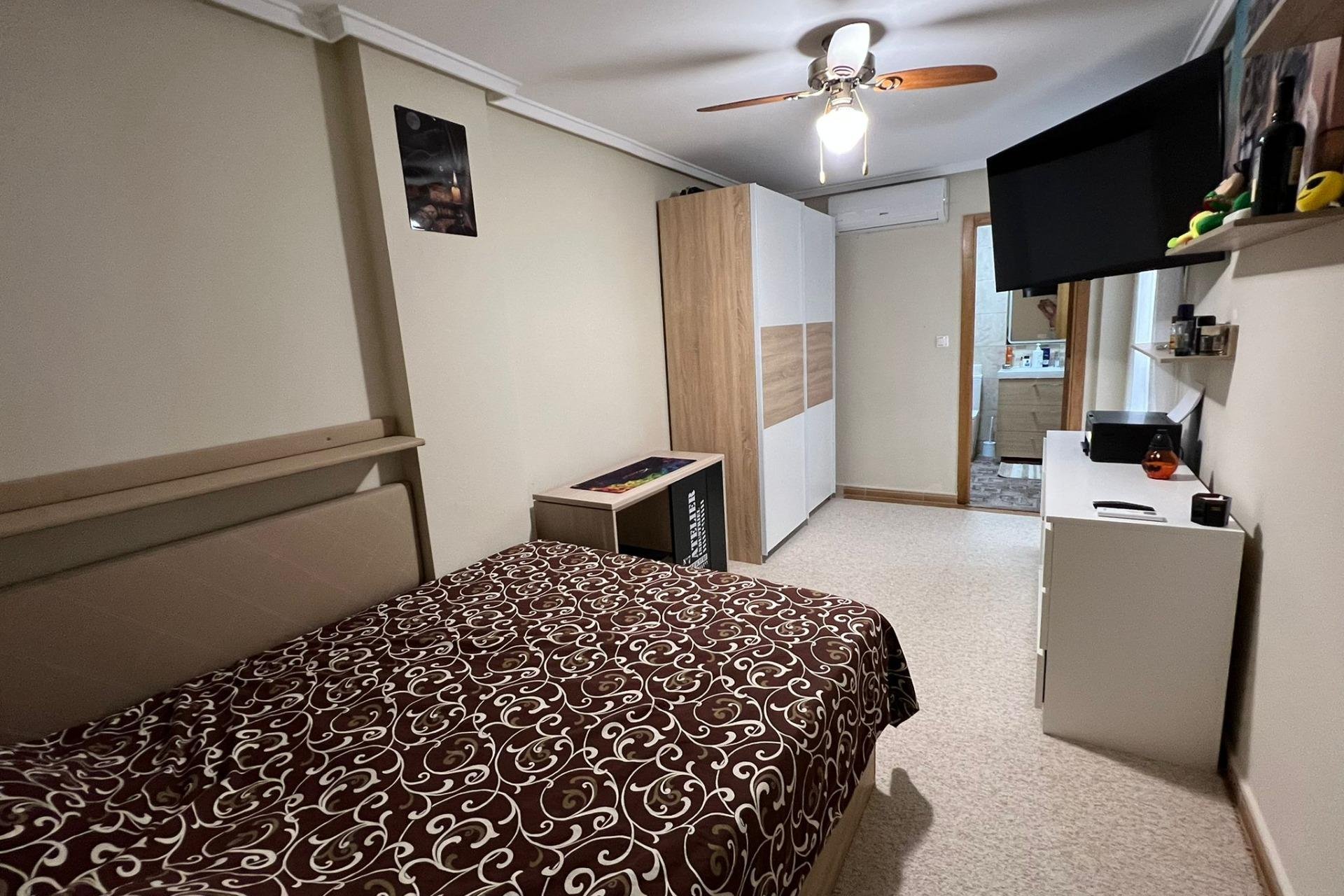 Resale - Apartment -
Torrevieja - Centro