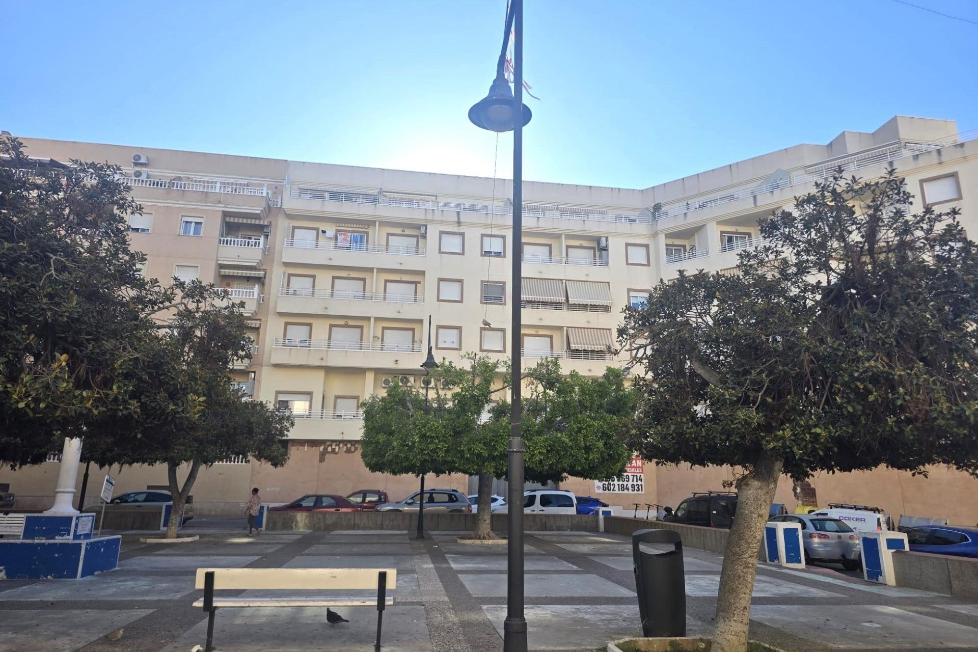 Resale - Apartment -
Torrevieja - Centro