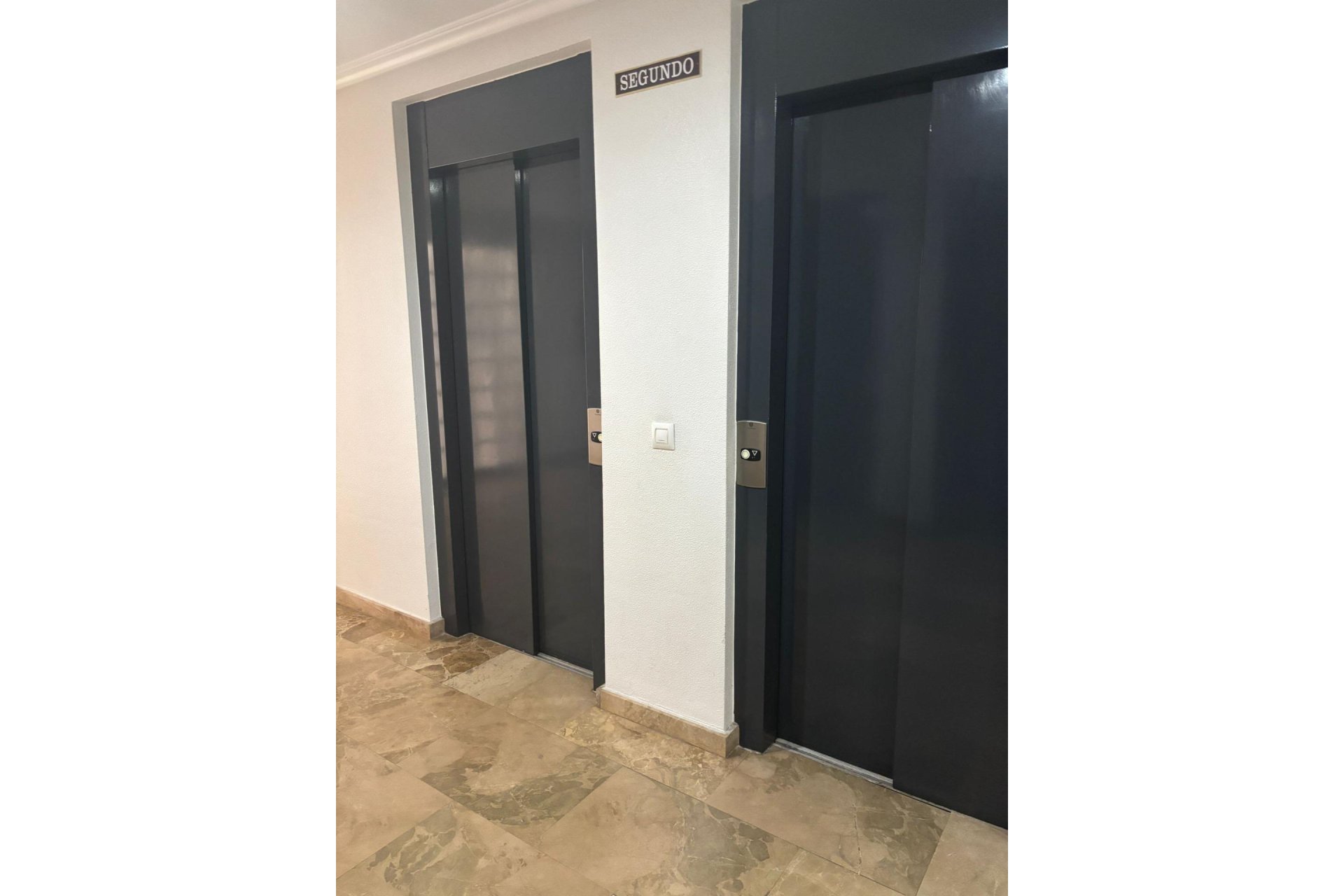 Resale - Apartment -
Torrevieja - Centro
