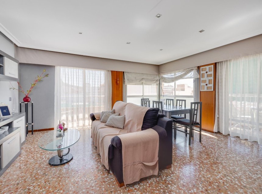 Resale - Apartment -
Torrevieja - Centro