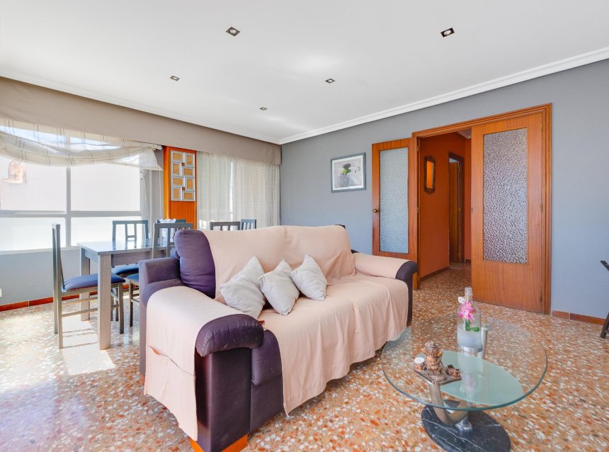Resale - Apartment -
Torrevieja - Centro