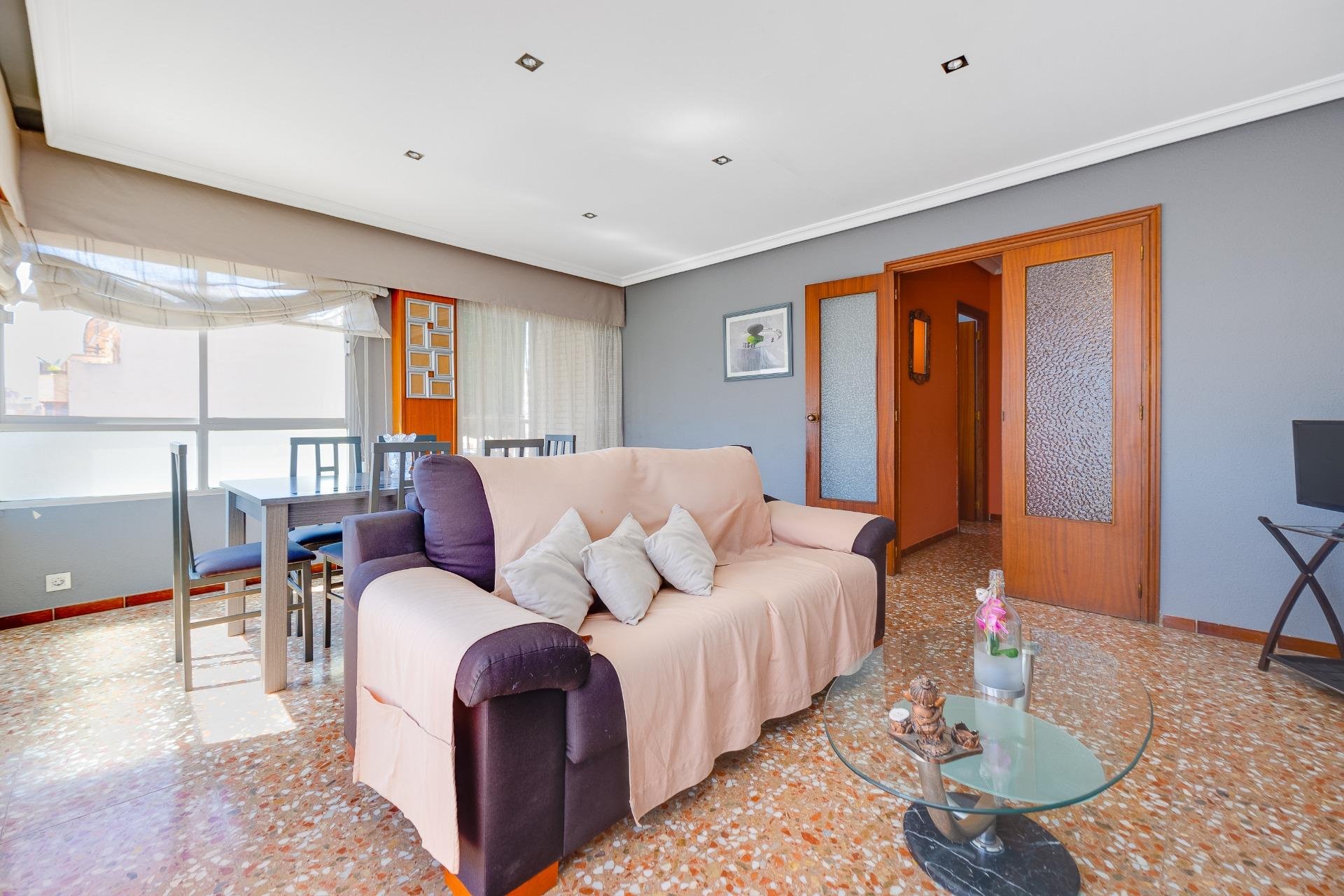 Resale - Apartment -
Torrevieja - Centro