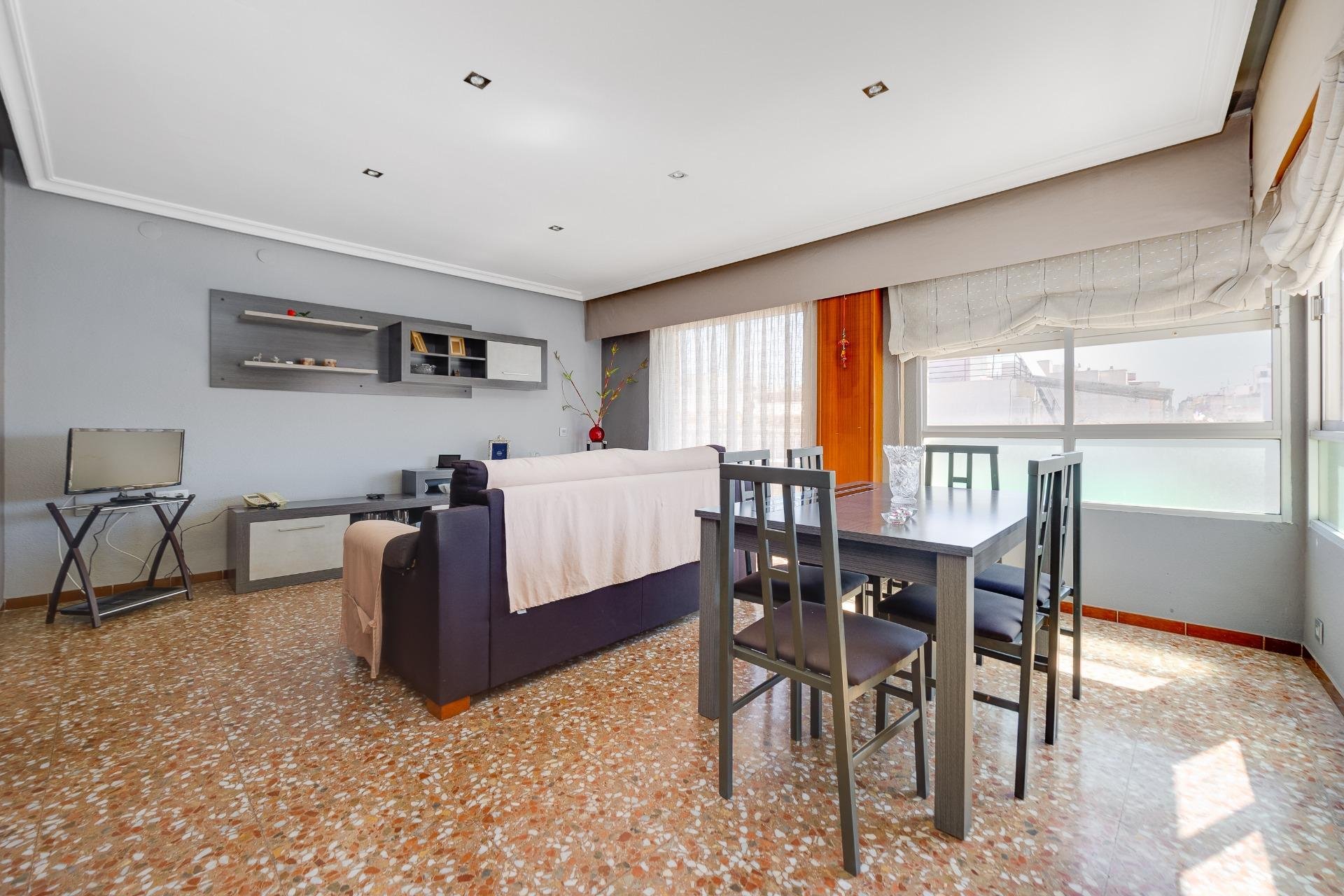 Resale - Apartment -
Torrevieja - Centro