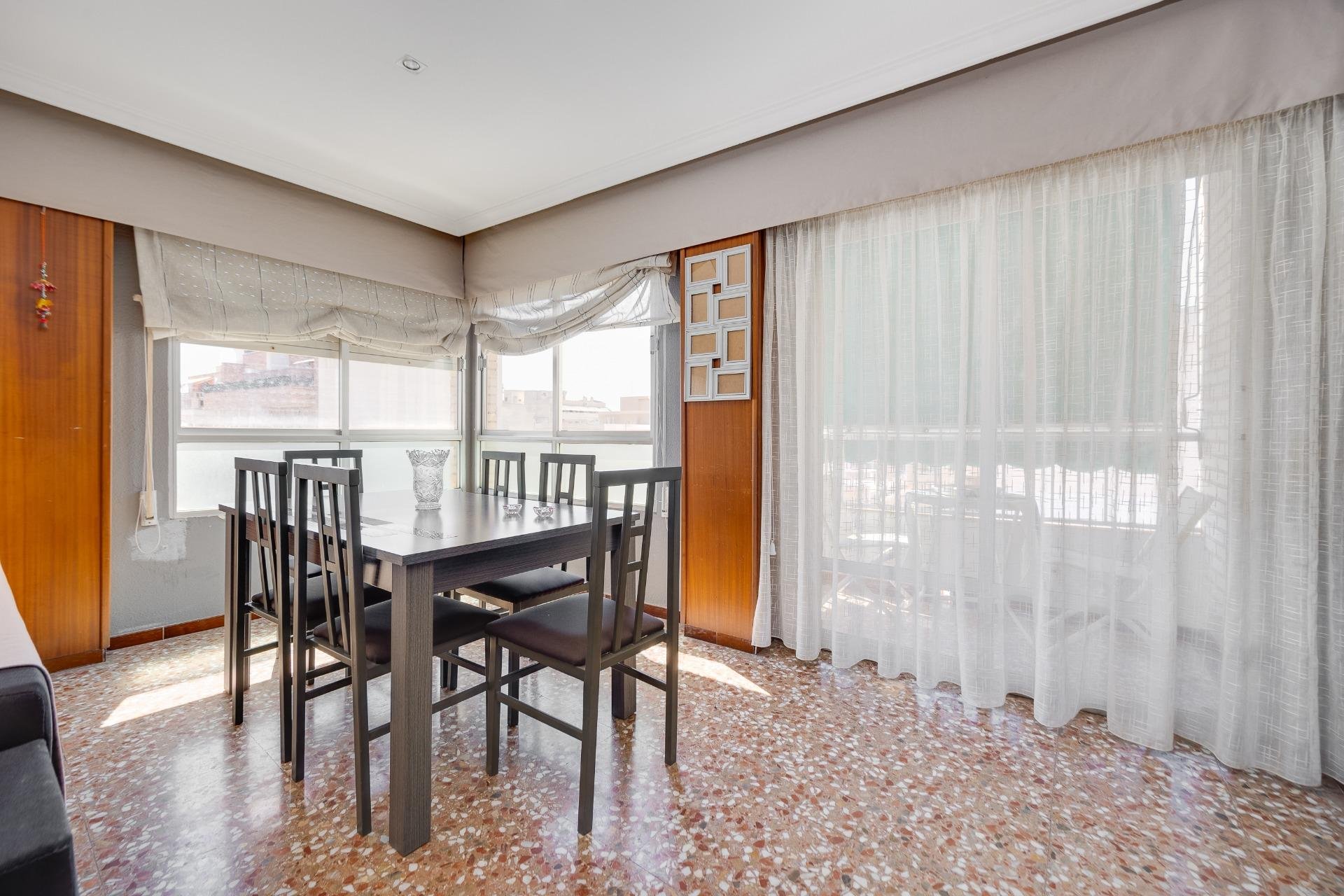 Resale - Apartment -
Torrevieja - Centro
