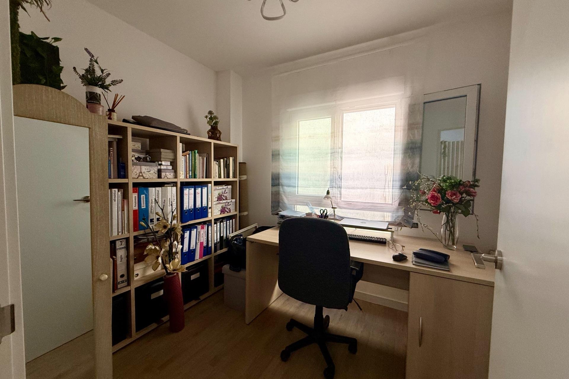 Resale - Apartment -
Torrevieja - Centro
