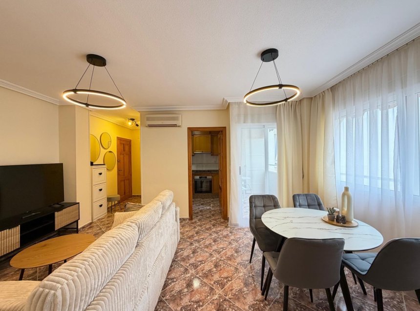 Resale - Apartment -
Torrevieja - Centro