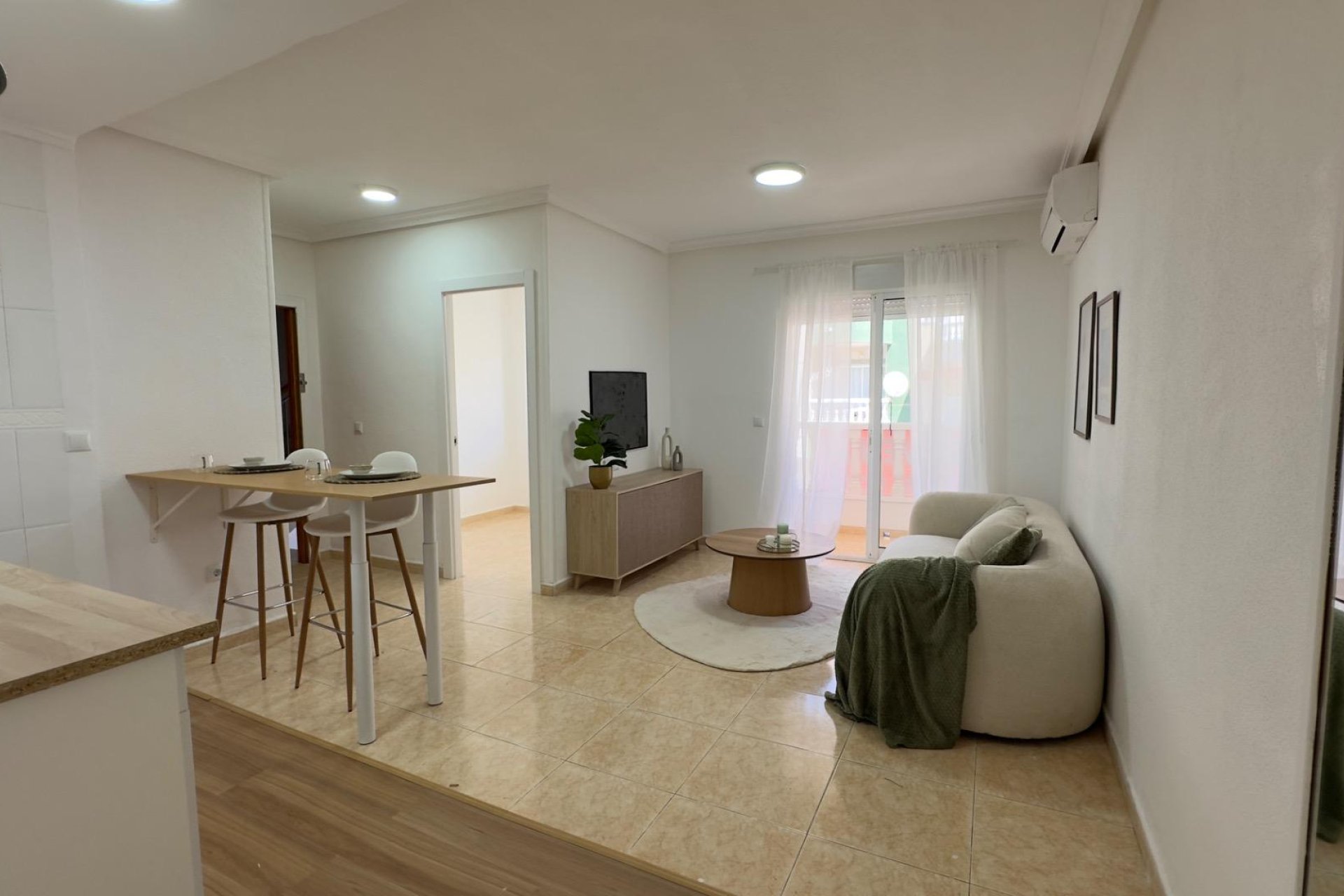 Resale - Apartment -
Torrevieja - Centro