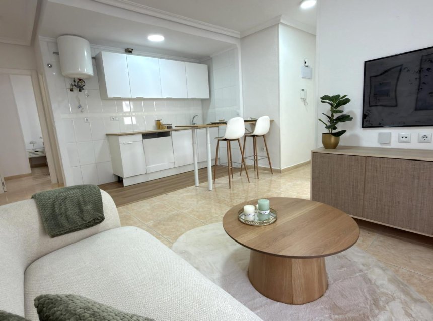 Resale - Apartment -
Torrevieja - Centro