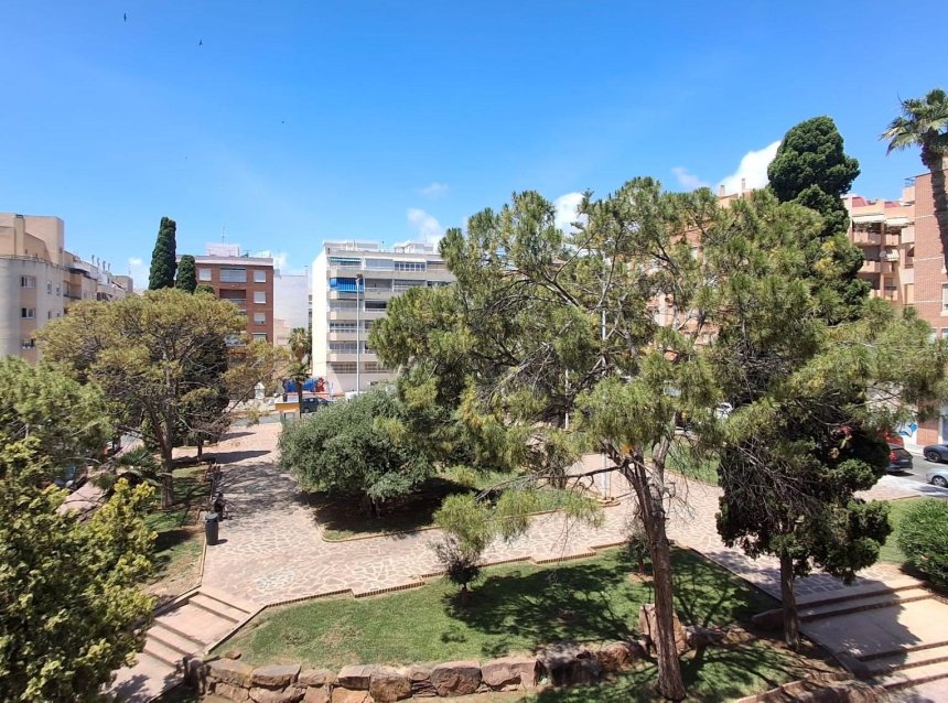 Resale - Apartment -
Torrevieja - Centro