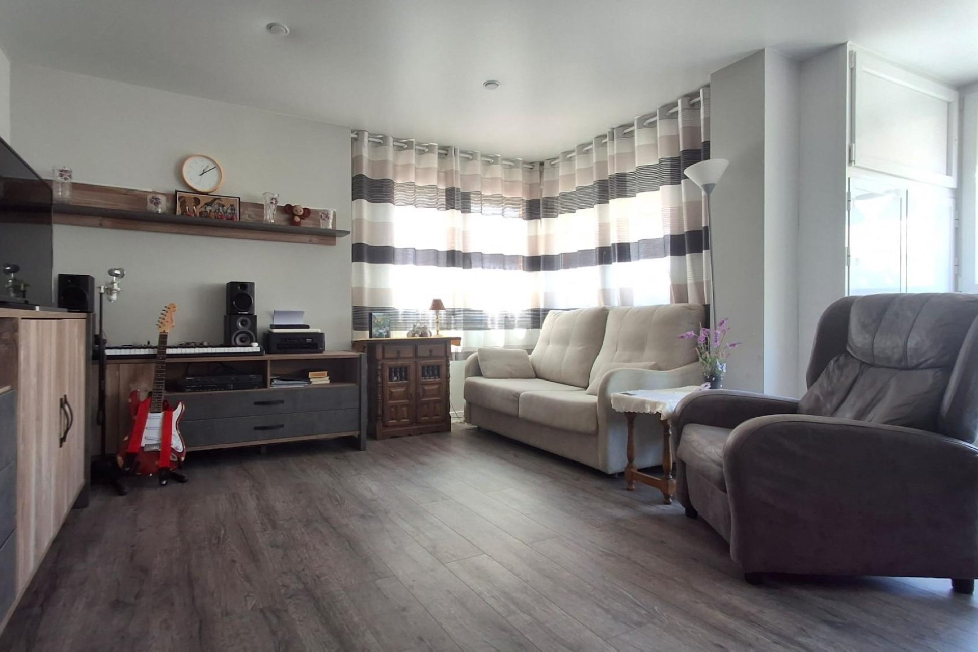 Resale - Apartment -
Torrevieja - Centro