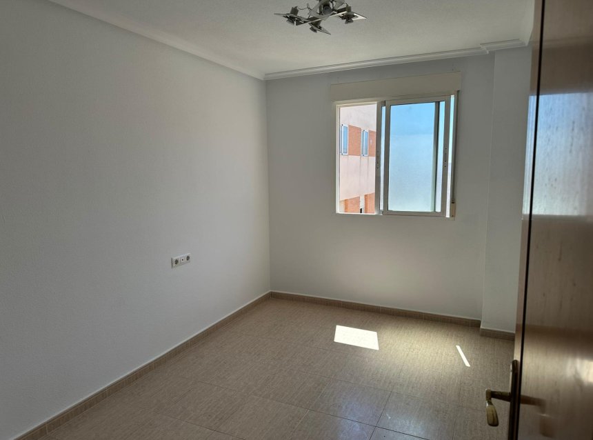 Resale - Apartment -
Torrevieja - Centro