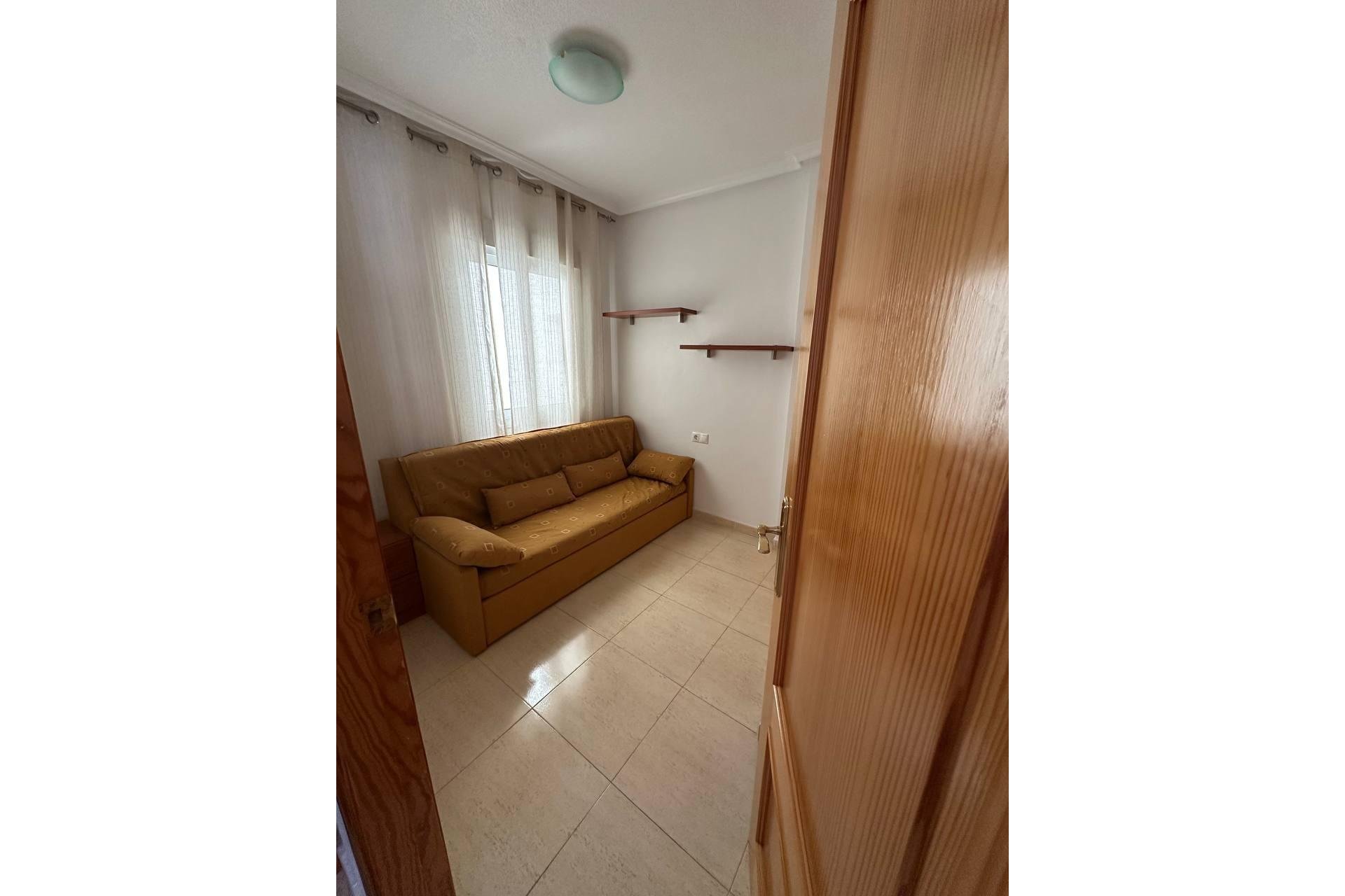 Resale - Apartment -
Torrevieja - Centro