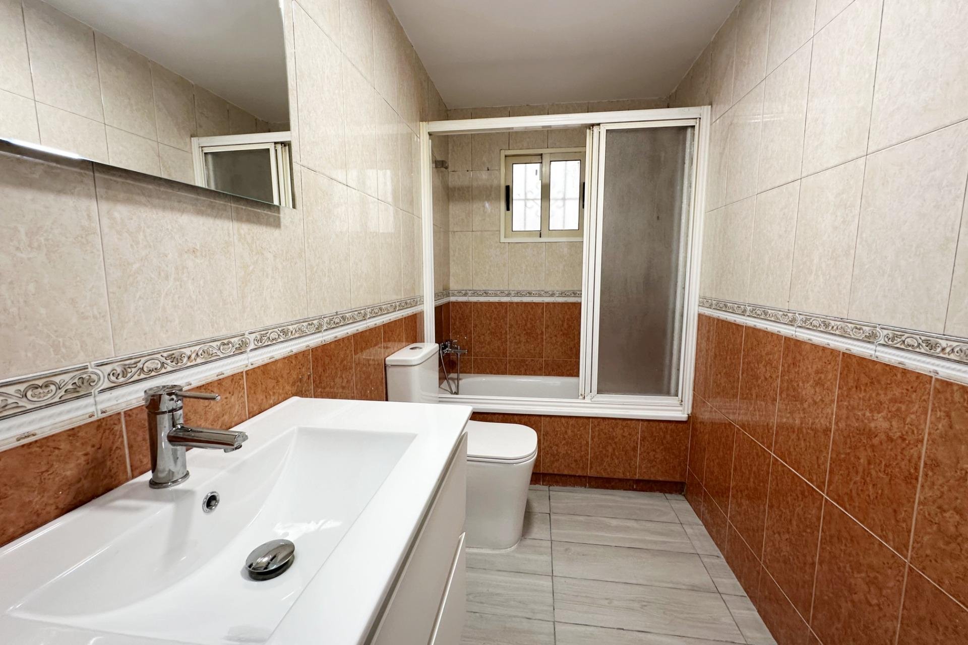 Resale - Apartment -
Torrevieja - Centro