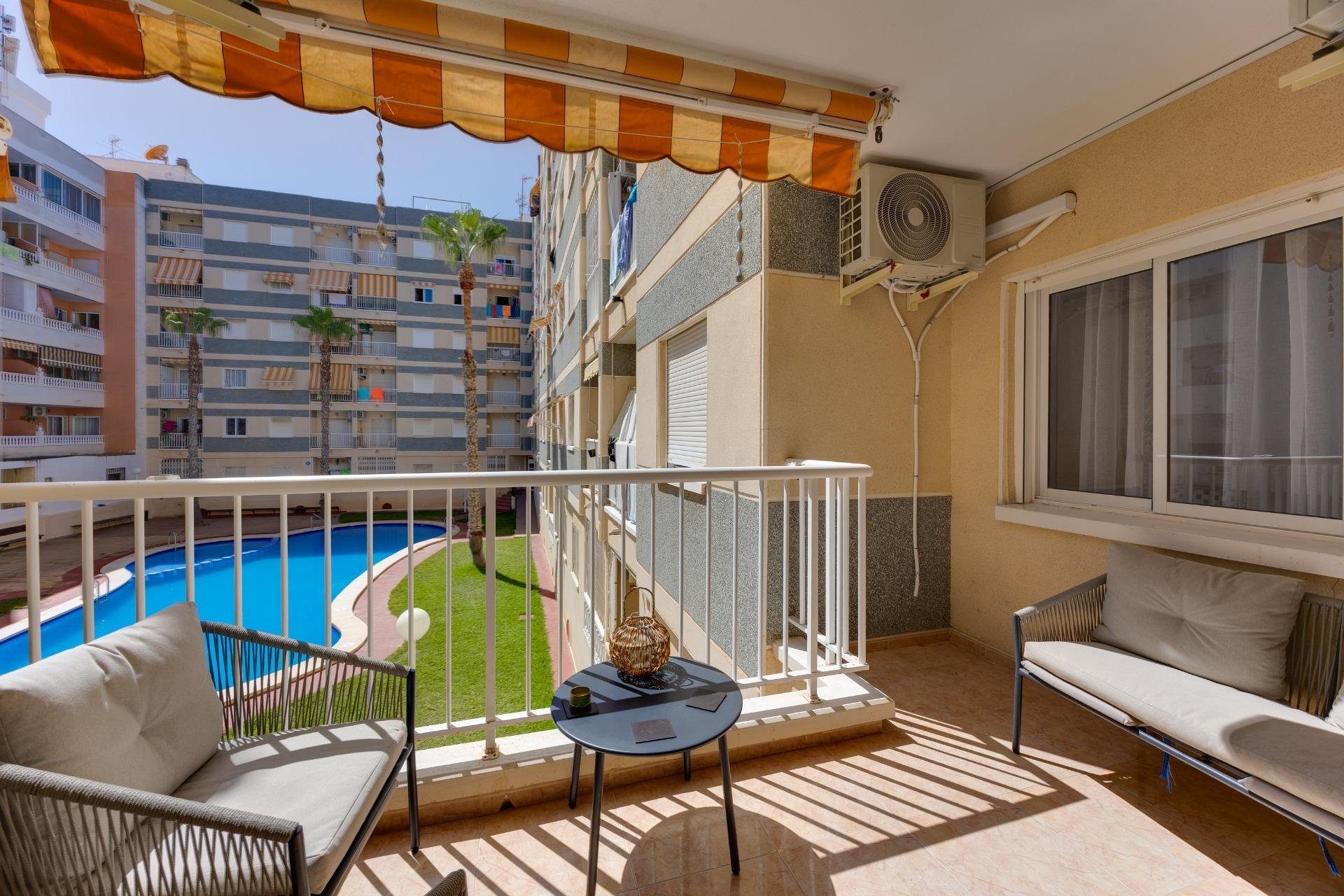 Resale - Apartment -
Torrevieja - Centro