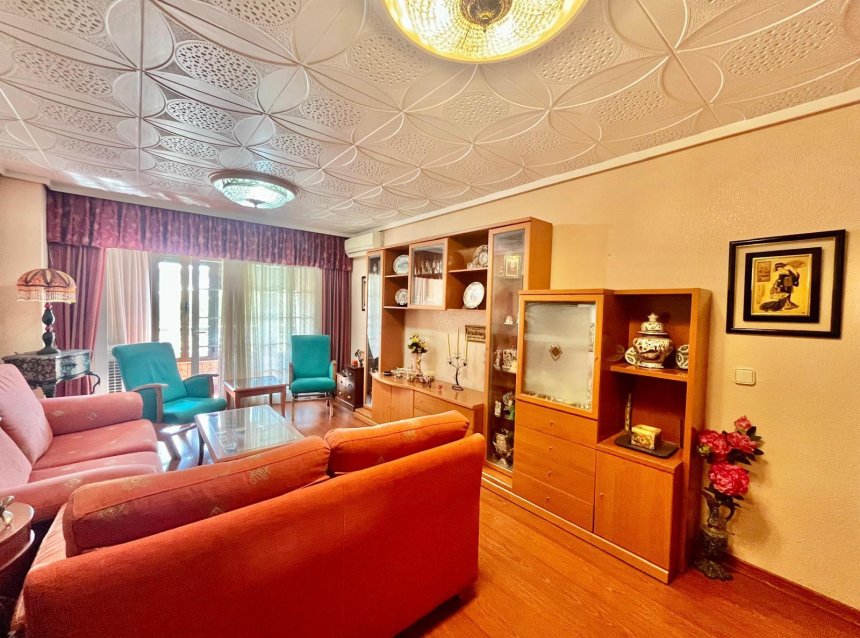 Resale - Apartment -
Torrevieja - Centro