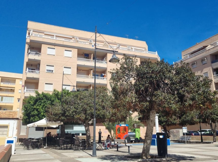 Resale - Apartment -
Torrevieja - Centro