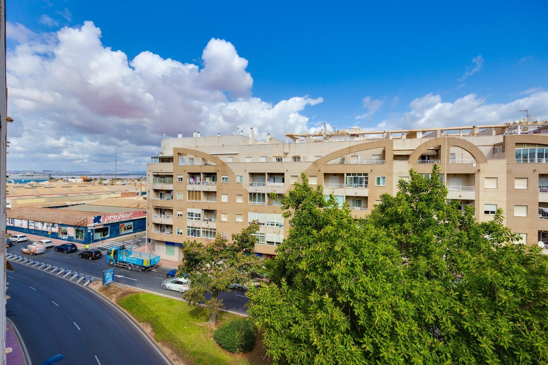 Resale - Apartment -
Torrevieja - Centro