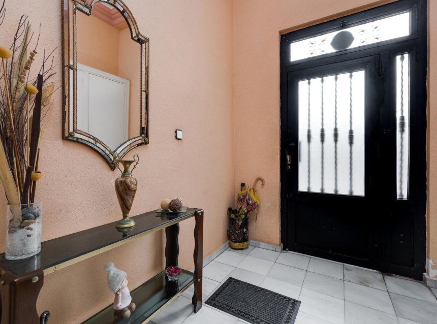 Resale - Apartment -
Torrevieja - Centro