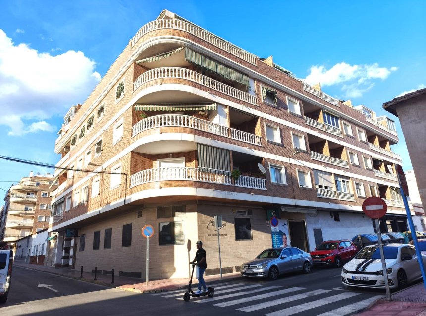 Resale - Apartment -
Torrevieja - Centro