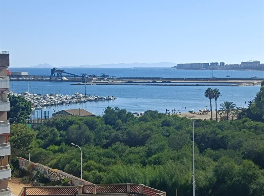 Resale - Apartment -
Torrevieja - Centro