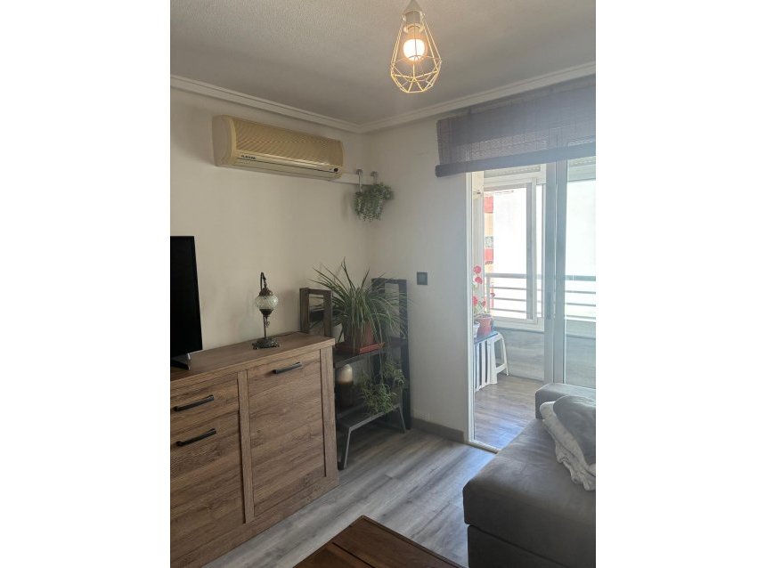 Resale - Apartment -
Torrevieja - Centro