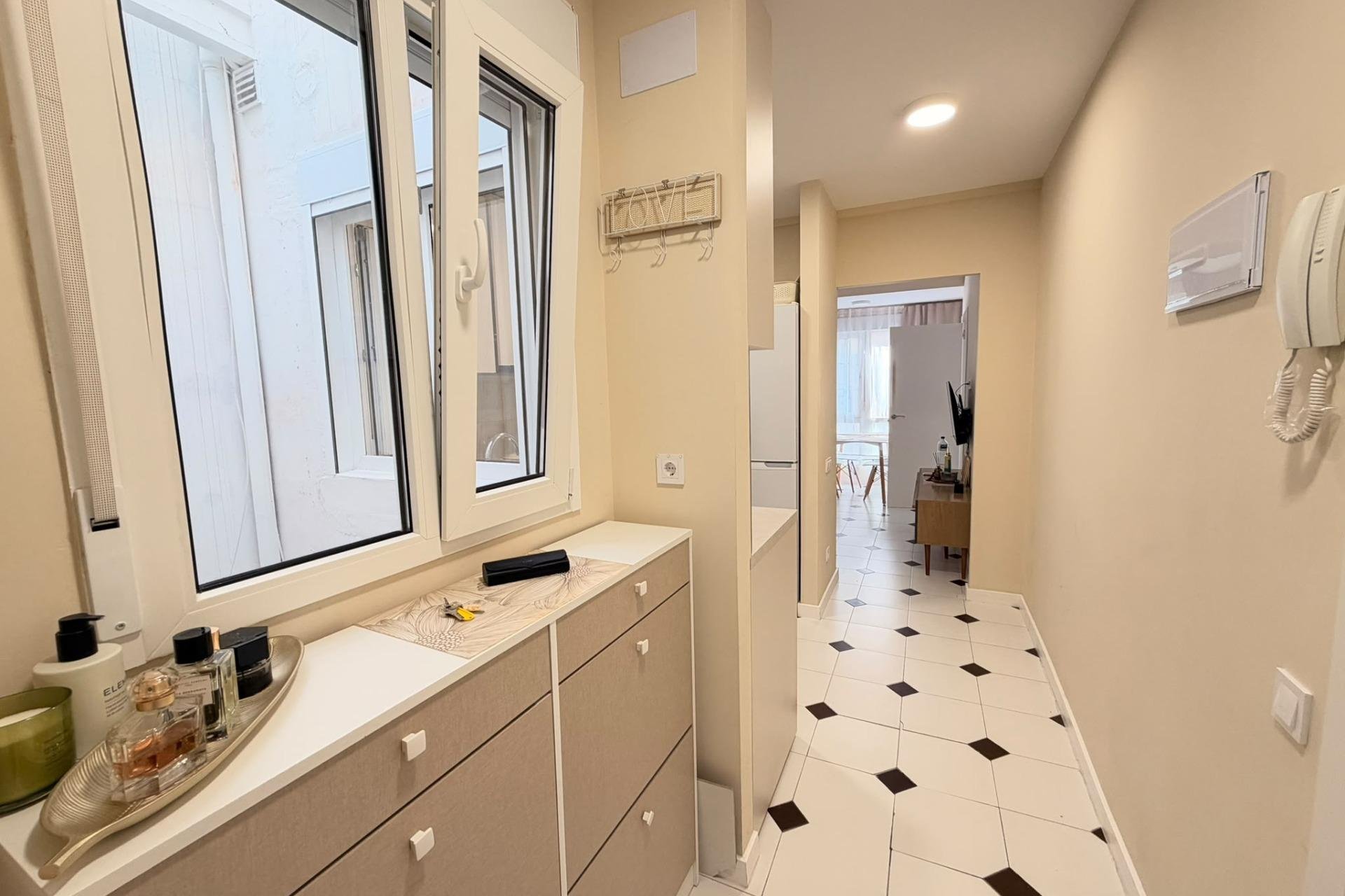 Resale - Apartment -
Torrevieja - Centro