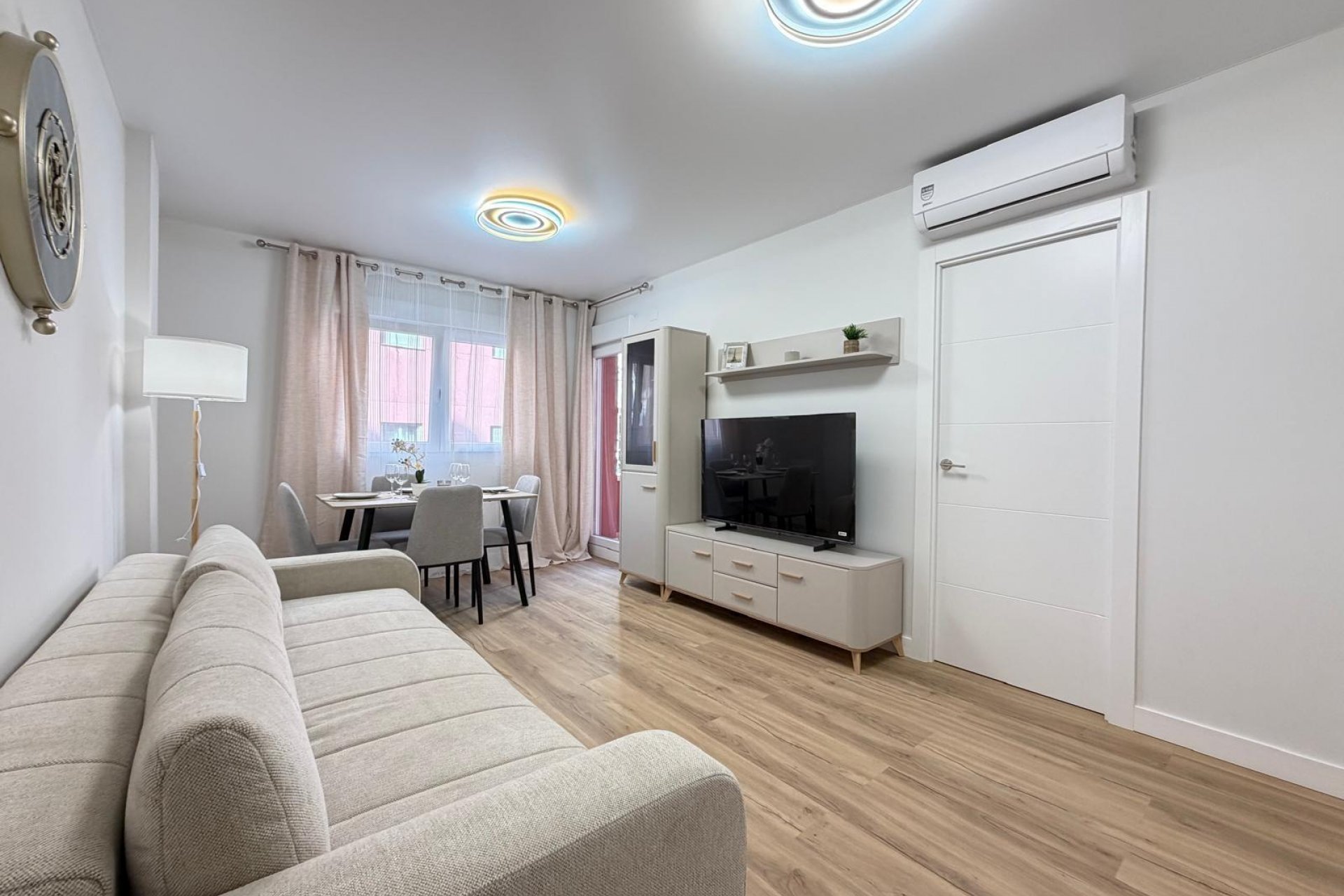 Resale - Apartment -
Torrevieja - Centro