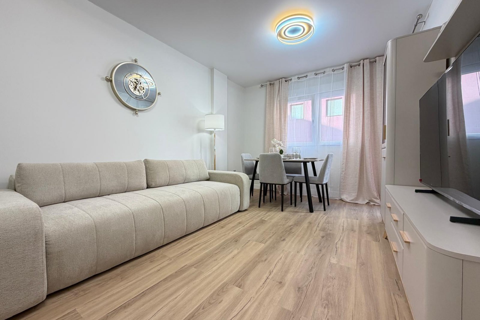 Resale - Apartment -
Torrevieja - Centro