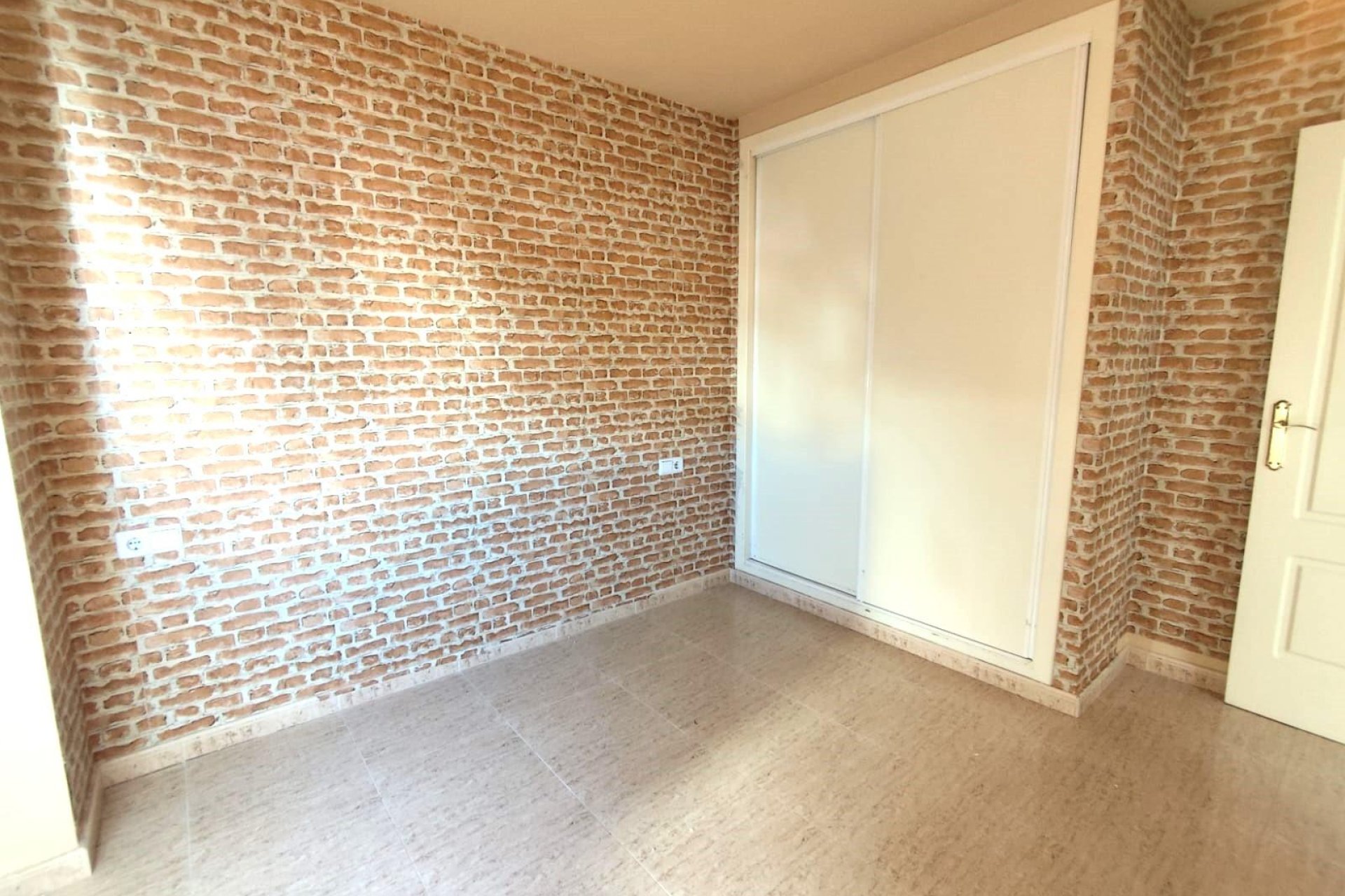 Resale - Apartment -
Torrevieja - Centro