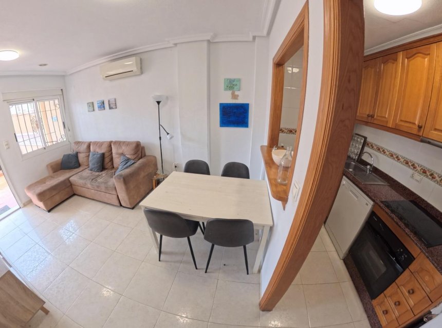 Resale - Apartment -
Torrevieja - Centro