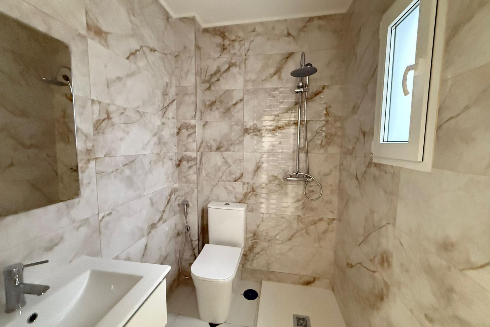 Resale - Apartment -
Torrevieja - Centro