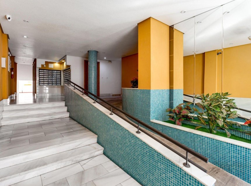 Resale - Apartment -
Torrevieja - Centro