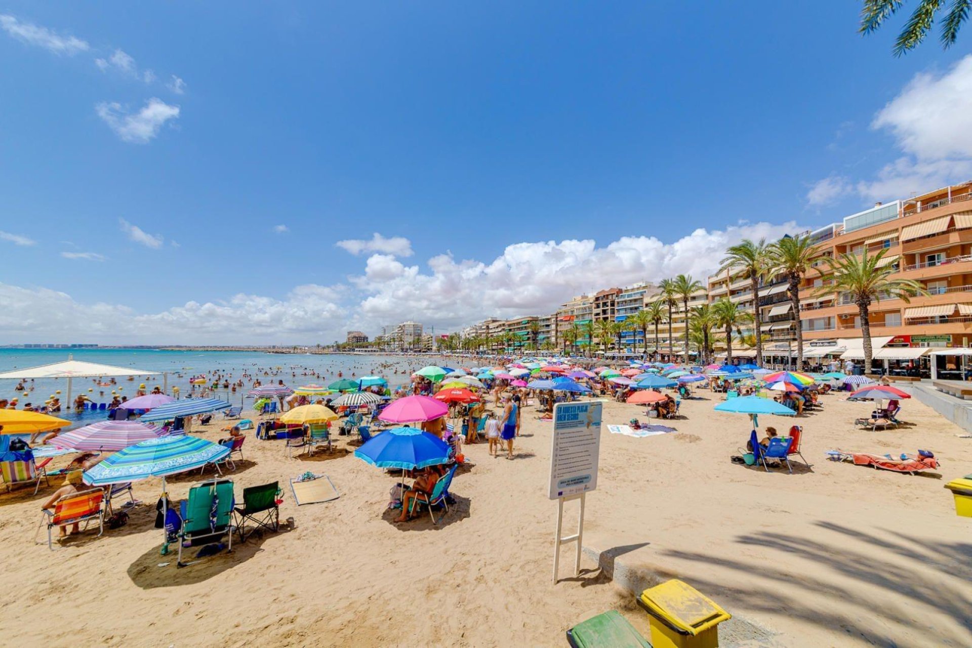 Resale - Apartment -
Torrevieja - Centro