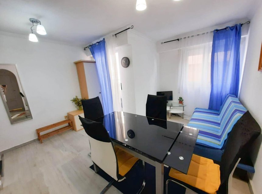 Resale - Apartment -
Torrevieja - Centro
