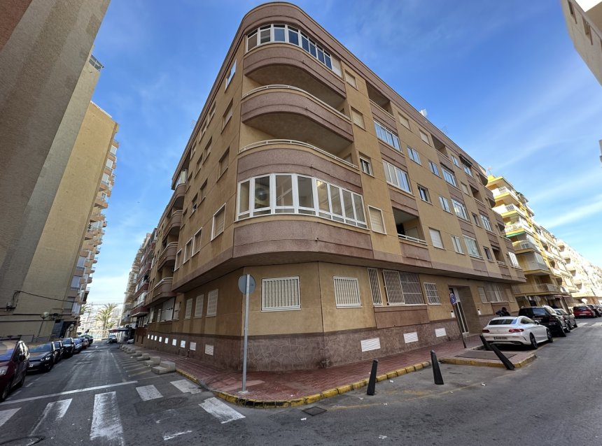 Resale - Apartment -
Torrevieja - Costa Blanca