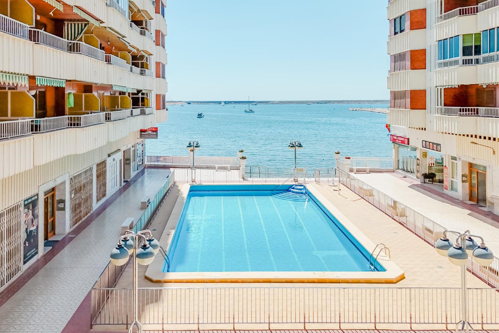 Resale - Apartment -
Torrevieja - Costa Blanca