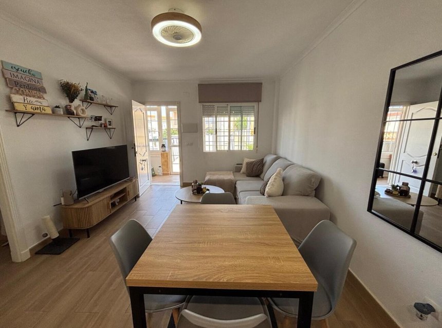 Resale - Apartment -
Torrevieja - Costa Blanca