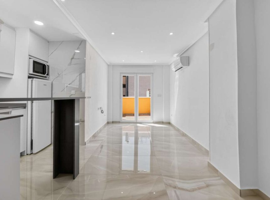 Resale - Apartment -
Torrevieja - Costa Blanca