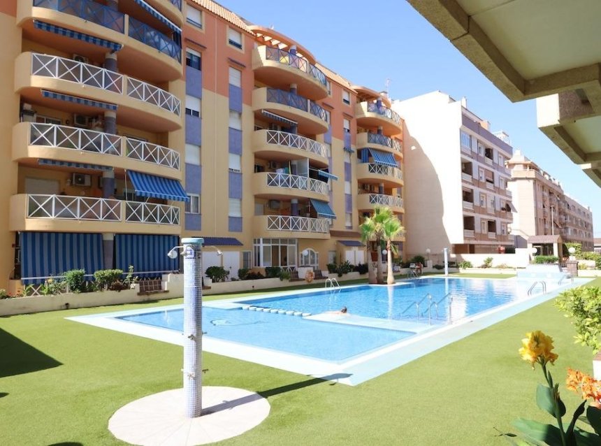 Resale - Apartment -
Torrevieja - Costa Blanca