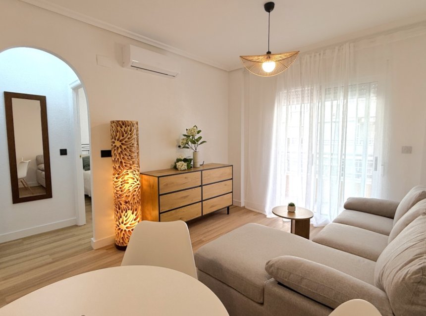 Resale - Apartment -
Torrevieja - Costa Blanca
