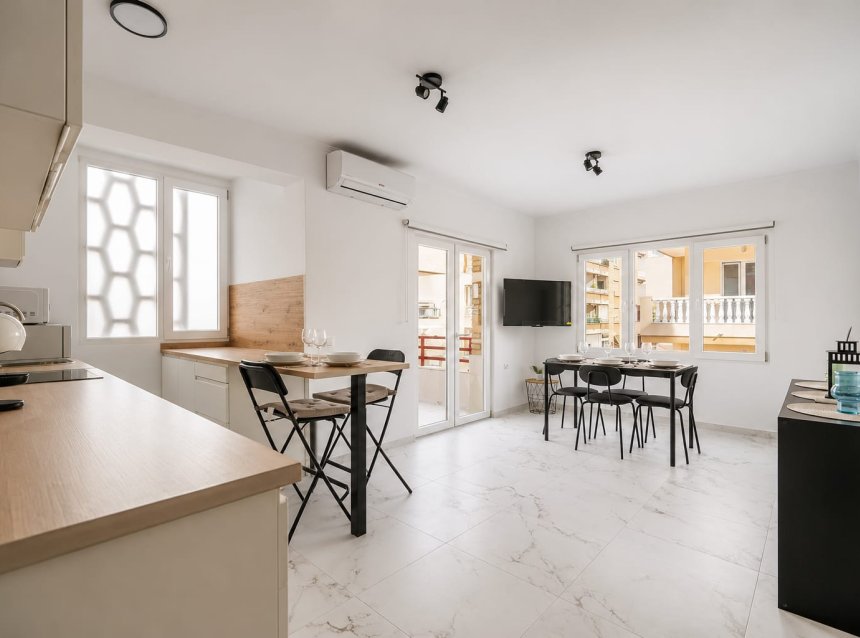 Resale - Apartment -
Torrevieja - Costa Blanca