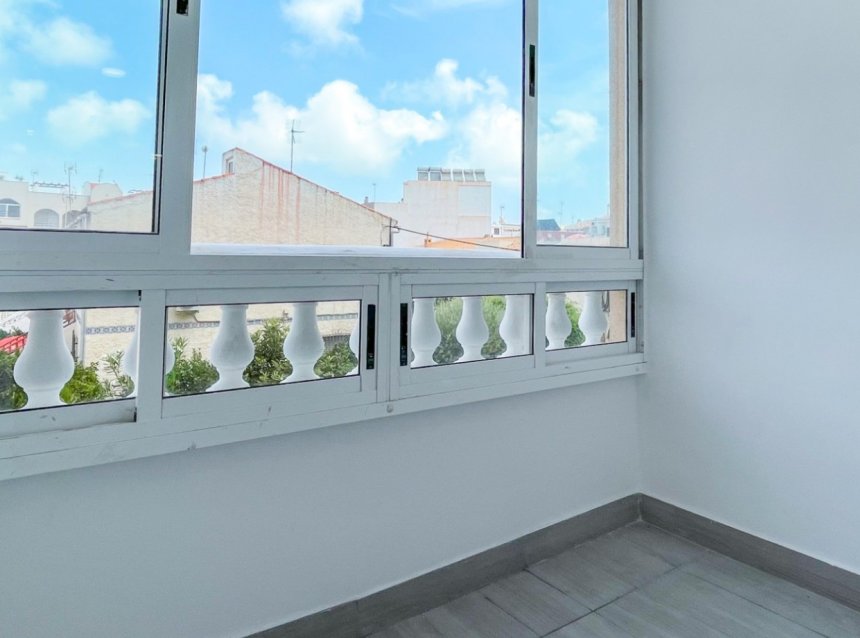Resale - Apartment -
Torrevieja - Costa Blanca