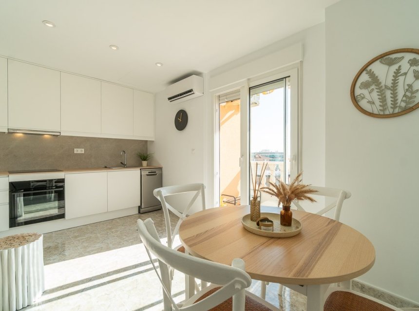 Resale - Apartment -
Torrevieja - Costa Blanca