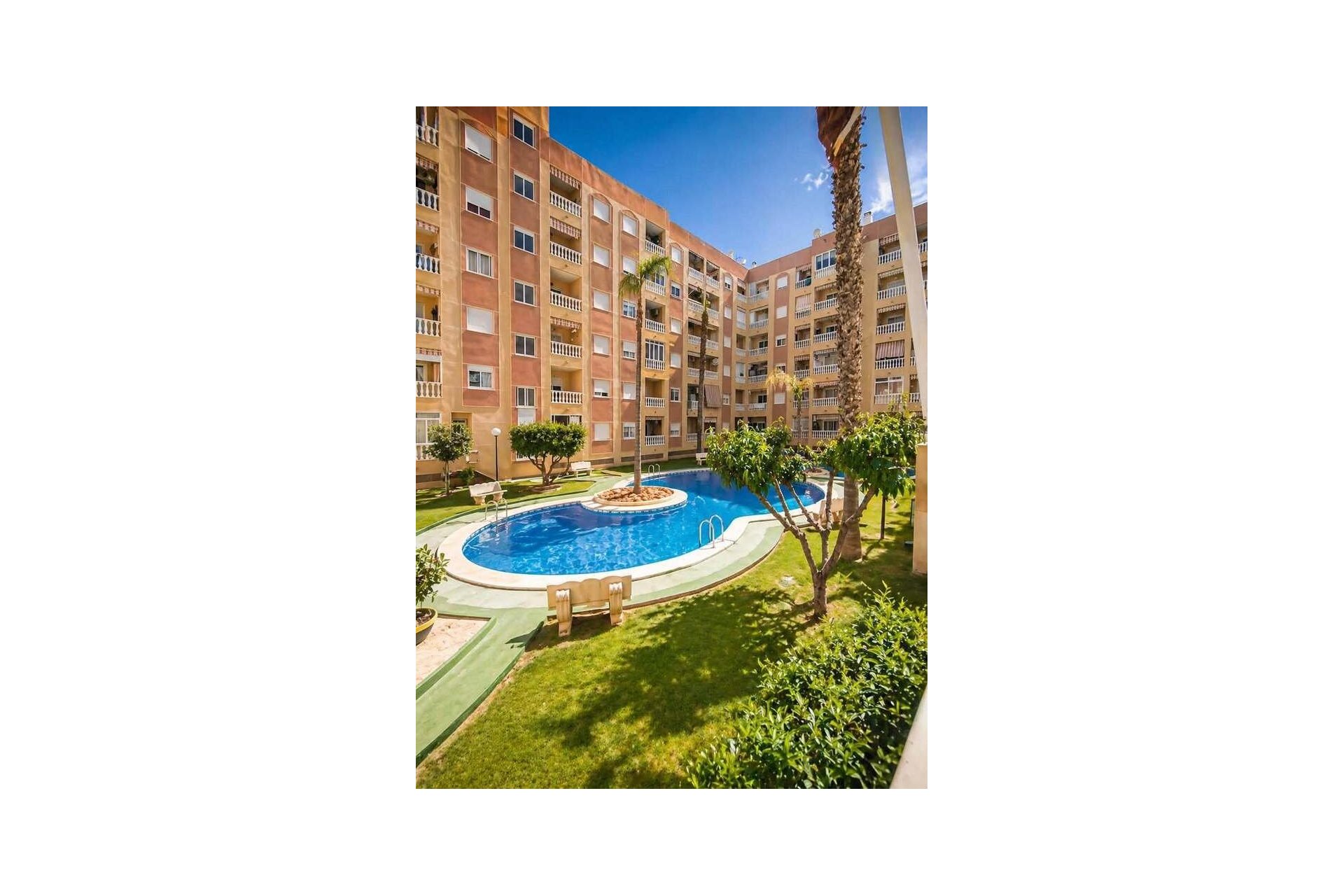 Resale - Apartment -
Torrevieja - Costa Blanca