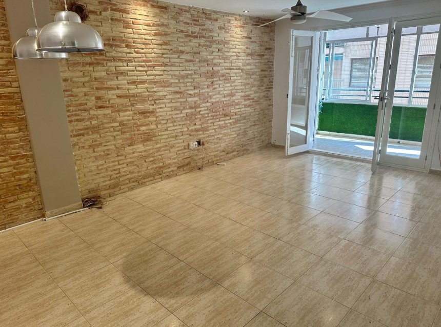 Resale - Apartment -
Torrevieja - El Acequión - Los Náufragos