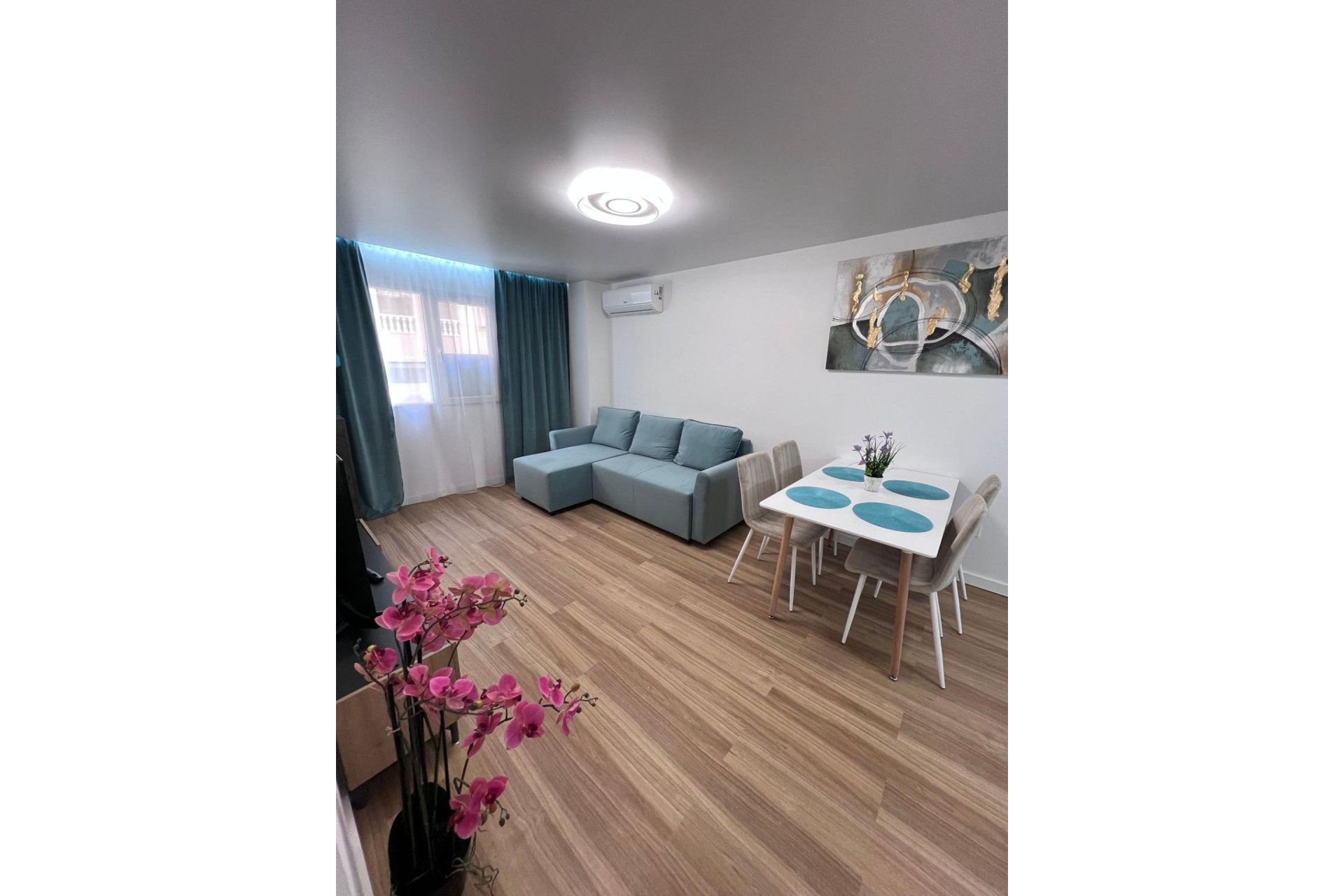 Resale - Apartment -
Torrevieja - Estacion De Autobuses